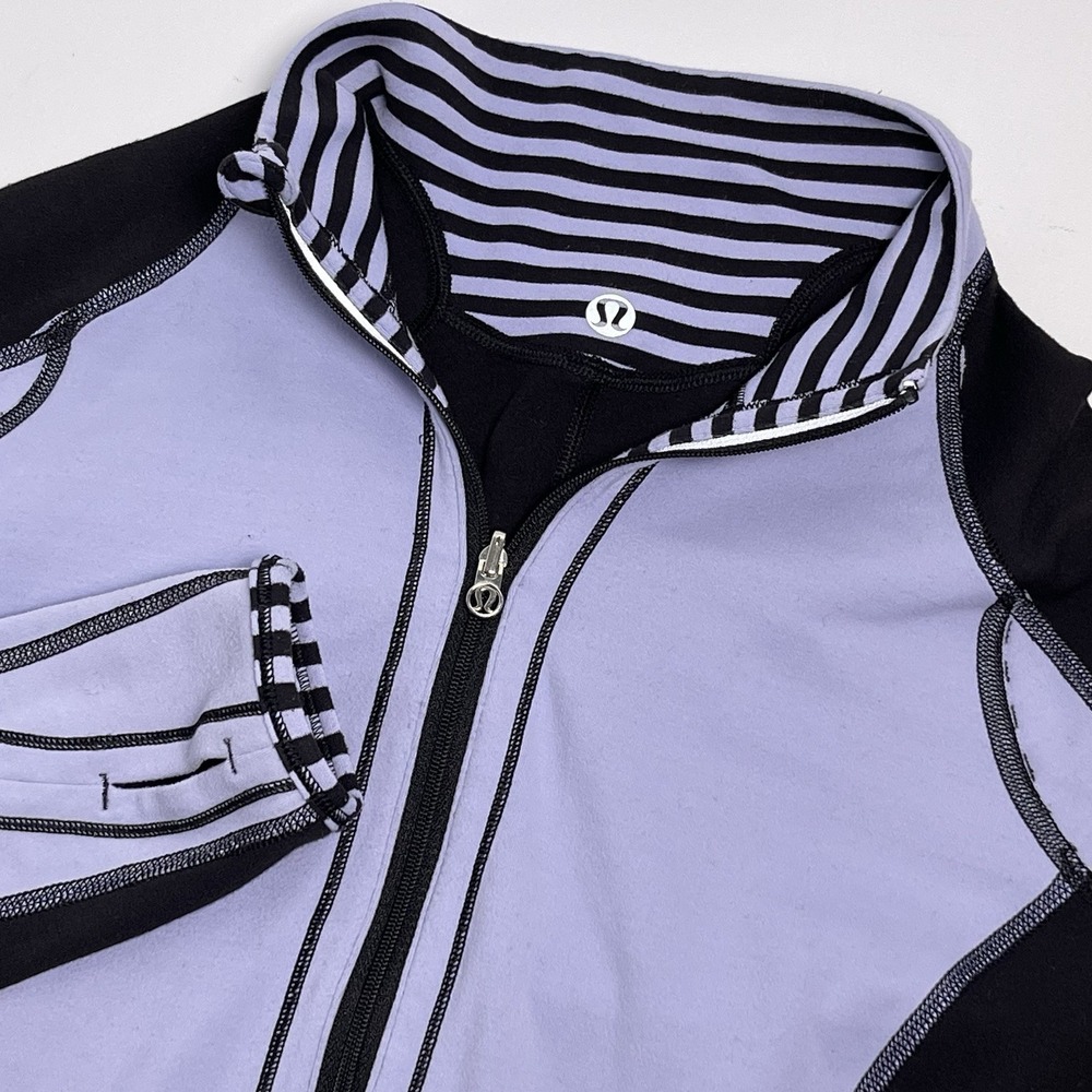 Lululemon Women's 6? Purple Black Run U Turn Reversible Stripe 1/2 Zip Pullover